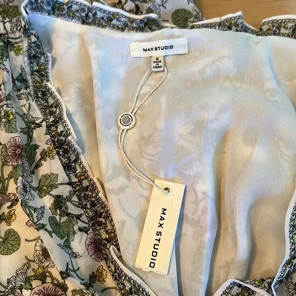 NWT Max Studio Floral Dress - Picture 3 of 7